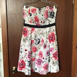 White House Black Market Strapless Dress